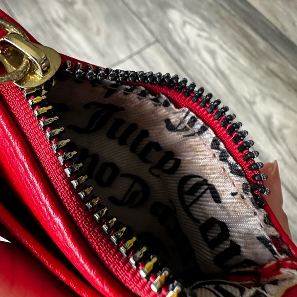 Juicy Couture Red Card Holder with Heart Keychain - Picture 7 of 10